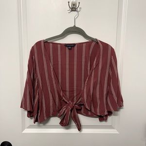 American Eagle breezy front tie top
